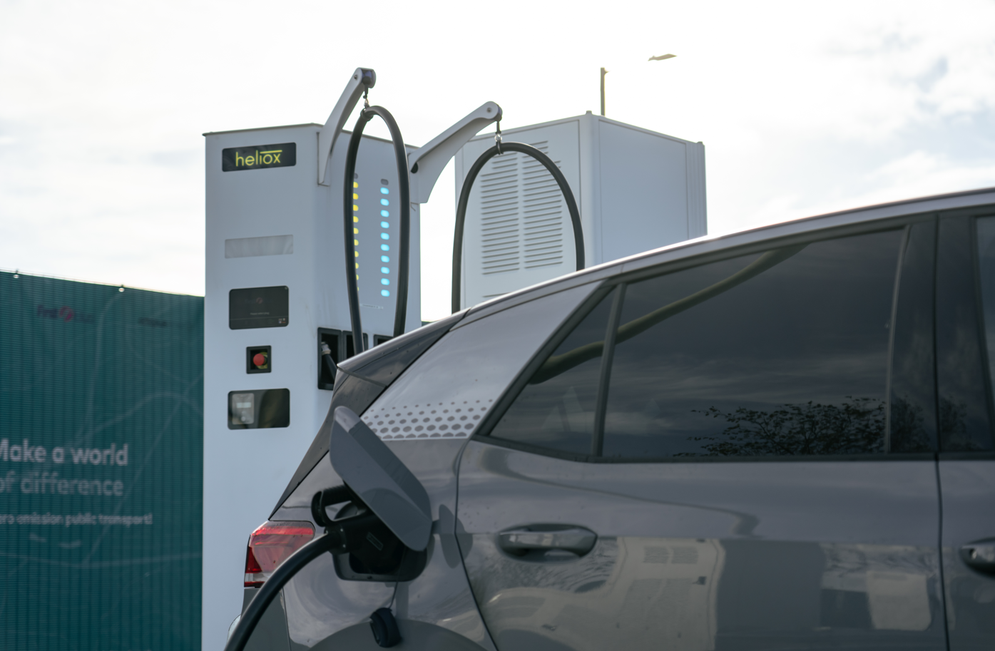 Team meeing at Heliox office